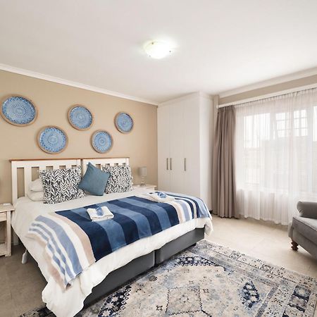 Admirals Lodge Guest House And Brightways Self Catering Apartments Port Elizabeth Exterior foto