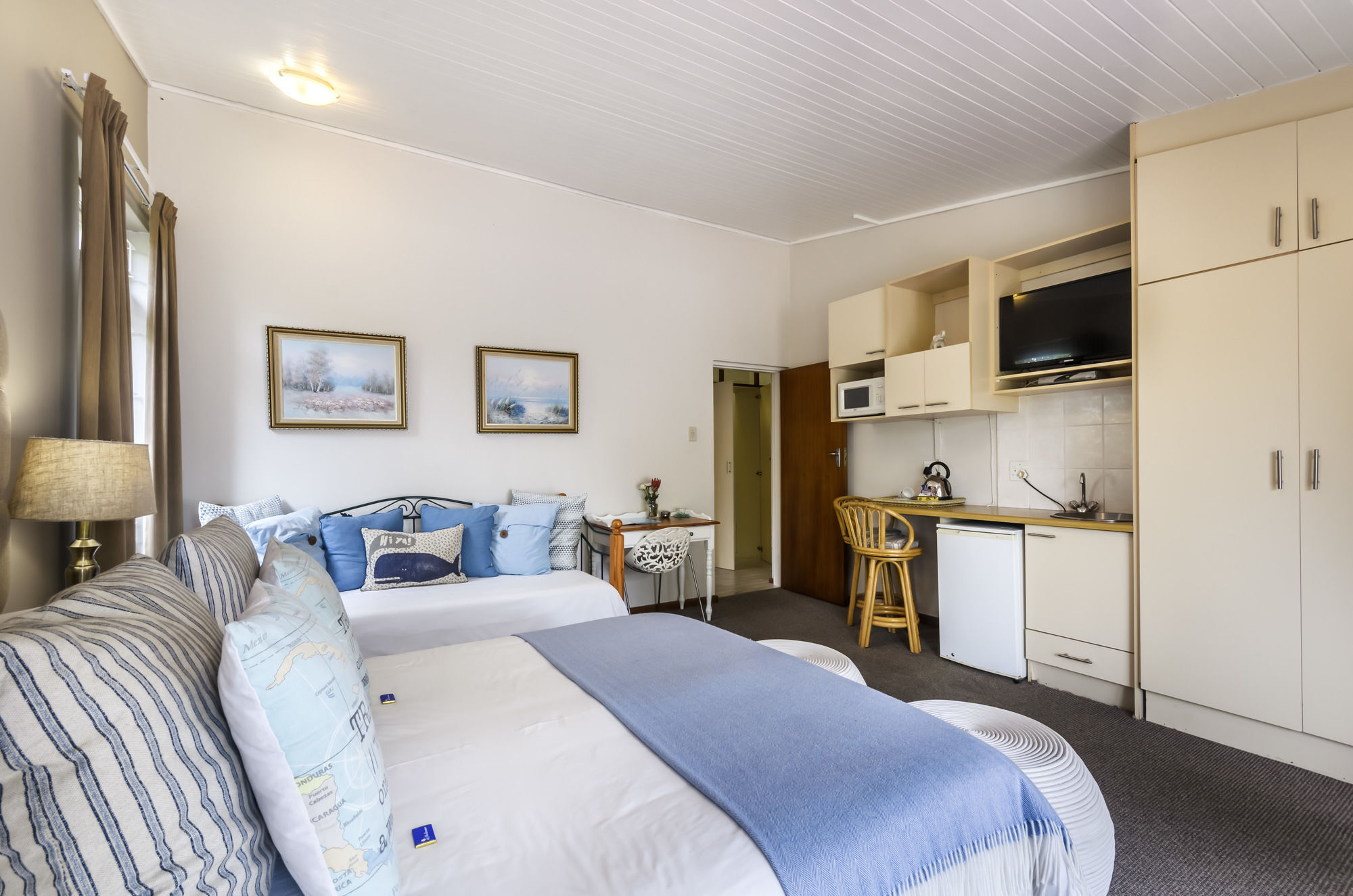 Admirals Lodge Guest House And Brightways Self Catering Apartments Port Elizabeth Exterior foto